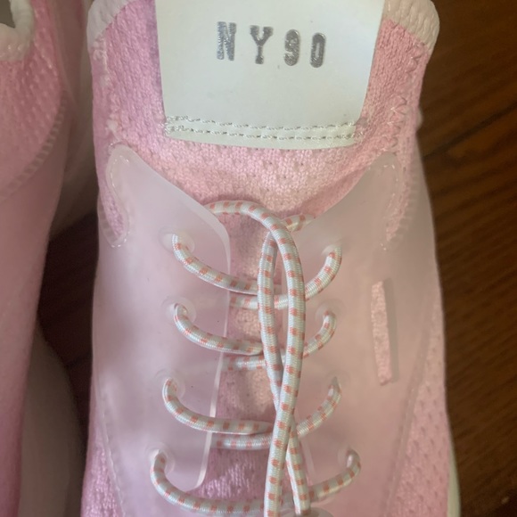 ⭐️BRAND NEW STEVE MADDEN NY90⭐️ - Picture 2 of 7